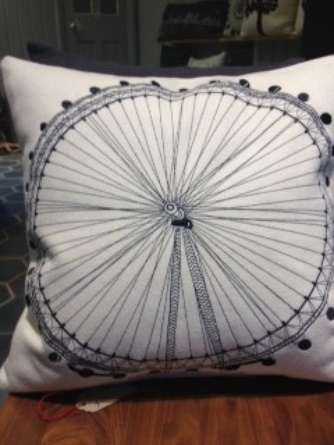 I love love love this pillowcover of the London Eye
